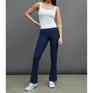 NEW CARBON38 wide scoop bra tank in melt/white